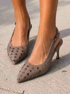 Chico’s 9 Christine Studded Heels Taupe Suede Pointed Toe Pumps Mobwife Chic